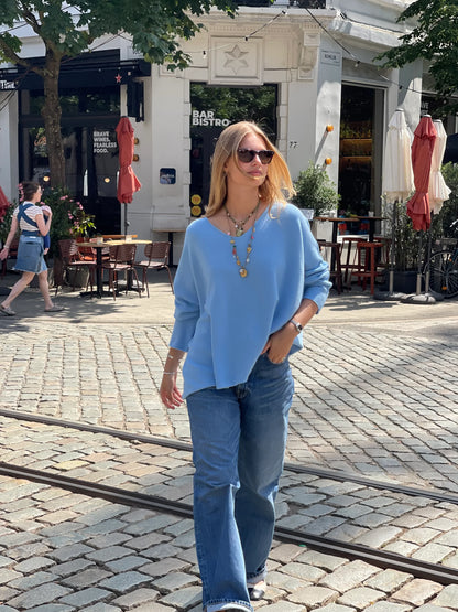 Laura Pullover V-Neck